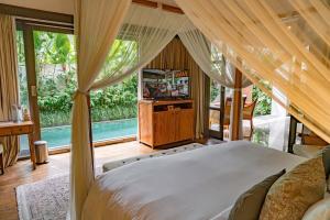 Μια τηλεόραση ή/και κέντρο ψυχαγωγίας στο Goya Boutique Resort