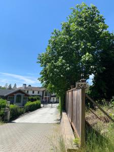 Ảnh trong thư viện ảnh của Sunrise Home ở West Vancouver