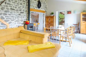 Χώρος καθιστικού στο Grand gite idéal pour famille et groupe, piscine et plages privées