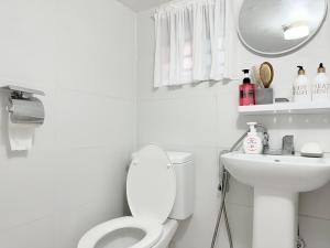 Et badeværelse på Gangnam Nonhyun comfortable lodging