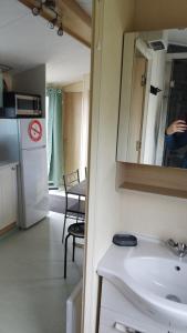 Ένα μπάνιο στο Camping du phare d opale L14
