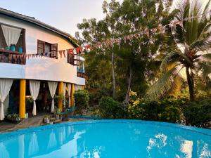 Piscina di Hera Hostel Diani o nelle vicinanze