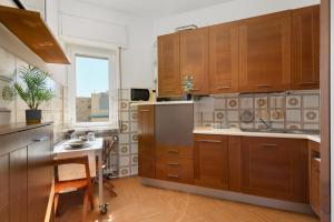 Η κουζίνα ή μικρή κουζίνα στο Bergamo Centre - 3min from BGY Airport, WiFi, AC