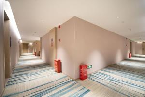 Gallery image of Kyriad Hotel Kunming Xishan Wanda Plaza Railway Station in Kunming