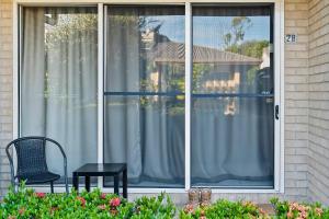 Foto dalla galleria di Emerald Inn by Travellers a Emerald