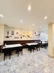 A restaurant or other place to eat at Lithai Guesthouse