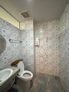 Koupelna v ubytování Lithai Guesthouse