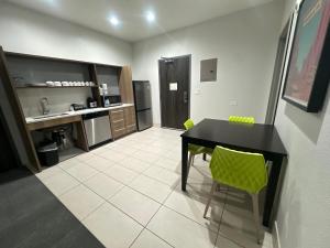 Kuchyň nebo kuchyňský kout v ubytování Home2 Suites By Hilton Amarillo East