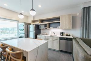 Homewood Suites By Hilton Buford Mall Of Ga的厨房或小厨房
