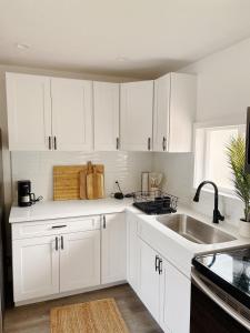 Gallery image of Hale Moana Retreat AC Walk to Ocean and Spacious Family Stay in Laie