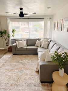 Photo de la galerie de l'établissement Hale Moana Retreat AC Walk to Ocean and Spacious Family Stay, à Laie