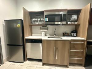 Kuchyň nebo kuchyňský kout v ubytování Home2 Suites By Hilton Amarillo East