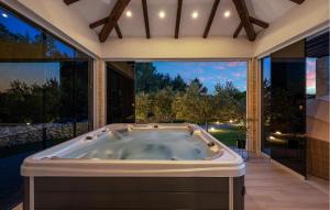 Fotografie z fotogalerie ubytování Beautiful Home In Dubrava With Sauna v destinaci Dubrava