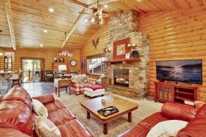 Khu vực ghế ngồi tại Cornerstone lodge #1559