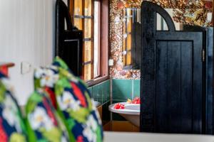 صورة لـ Fare miti access private white sand beach في موريا