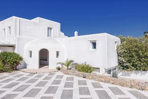 Gallery image of Vibhu Estate 7 Suites in Kalafatis