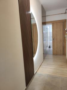 Ένα μπάνιο στο Apartman Shine 2