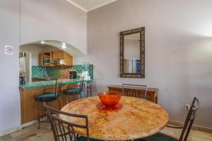 A kitchen or kitchenette at Marina Pinacate