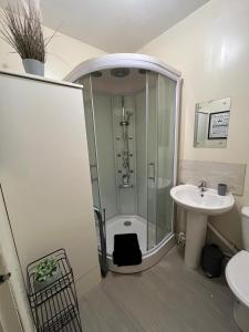 Koupelna v ubytování 2 Bedroom Apartment in Swindon Town Centre