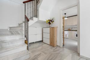 Cucina o angolo cottura di Castillo sohail townhouse near the beach by Costarentals - Ref 101