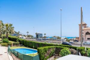 Piscina di Castillo sohail townhouse near the beach by Costarentals - Ref 101 o nelle vicinanze