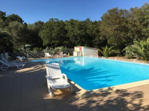 Bazén v ubytovaní Camping Pezza Cardo alebo v jeho blízkosti