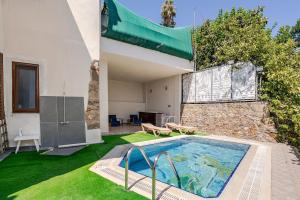 Bazén v ubytování Luna Alanya Sea View Villa with Private Pool nebo v jeho okolí