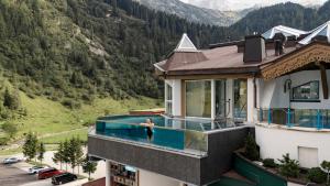 Widok na góry z tego hotelu