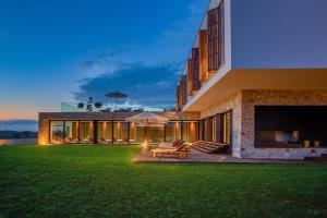 Gallery image of Villa Yellow Tree Jurići in Jakići