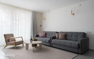 Luxury Apartments And Studios At Sea Side By Rently的休息区