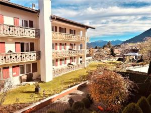 Nespecifikovaný výhled na hory nebo výhled na hory při pohledu z hotelu