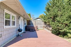Gallery image of New River 3BR - Fishing, Hot Tub and VT Game Weekends in Radford