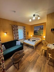 Posedenie v ubytovaní Apartament 2-4 osobowy - Wesoła Chatka - Krupówki 37b - CENTRUM