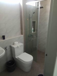 Koupelna v ubytování D'rose Homestay Kluang + 7 fotografií