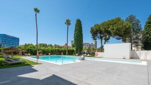 Basen w obiekcie VACATION MARBELLA I Via Celere, Huge Terrace, Brand New Complex, Close to the Beach, Marbella Center lub w pobliżu