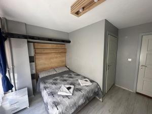 Postel nebo postele na pokoji v ubytování beydağı suit