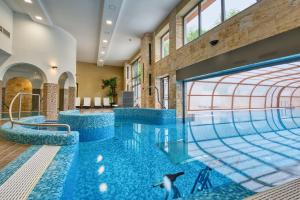 Basen w obiekcie Főnix Wellness Resort lub w pobliżu