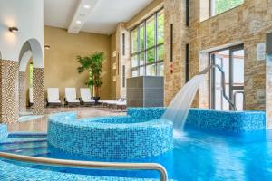 Basen w obiekcie Főnix Wellness Resort lub w pobliżu