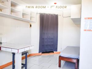 Afbeelding uit fotogalerij van Cenco Suites Residences - Transient in Tanza Cavite in Tanza