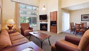 TV a/nebo společenská místnost v ubytování Wyndham South Shore 1BR Apartment with Resort Access + 12 fotografií