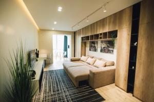 Χώρος καθιστικού στο ATLANT luxury Apart Studio навпроти ТЦ ДЕПОТ