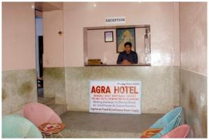 马图拉!!MATHURA HOTEL AGRA NEAR DWARKADHISH TEMPLE - Fully Air Conditioned Rooms - #Wi-fi #Parking #Restaurant - A Top Rated Hotel In MATHURA!!的相册照片