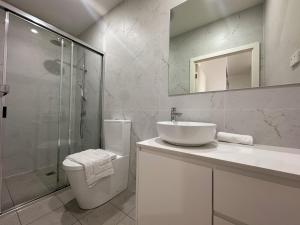 Afbeelding uit fotogalerij van 2 Min Train Station, 9 kms to sydney CBD in Sydney