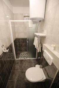Salle de bains dans l'établissement Studio Apartment Laura