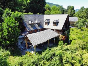 an overhead view of a house in the woods at Gîte d'Aunac in Seix