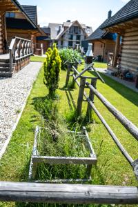 Vonkajšia záhrada v ubytovaní DOMEK POD LIMBAMI III