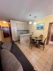 Kuchyň nebo kuchyňský kout v ubytování Apartman Sutomore