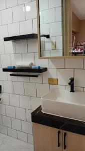 Φωτογραφία από το άλμπουμ του BahayMandaragat2 στη Μανίλα