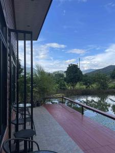 山林小屋周边自然景观