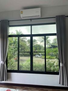 โอบวิว โฮม Oabview Home外面的花园